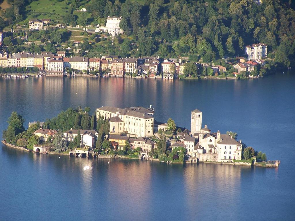 Hotel Panoramico Lago D'Orta (Adults Only) Madonna Del Sasso Extérieur photo