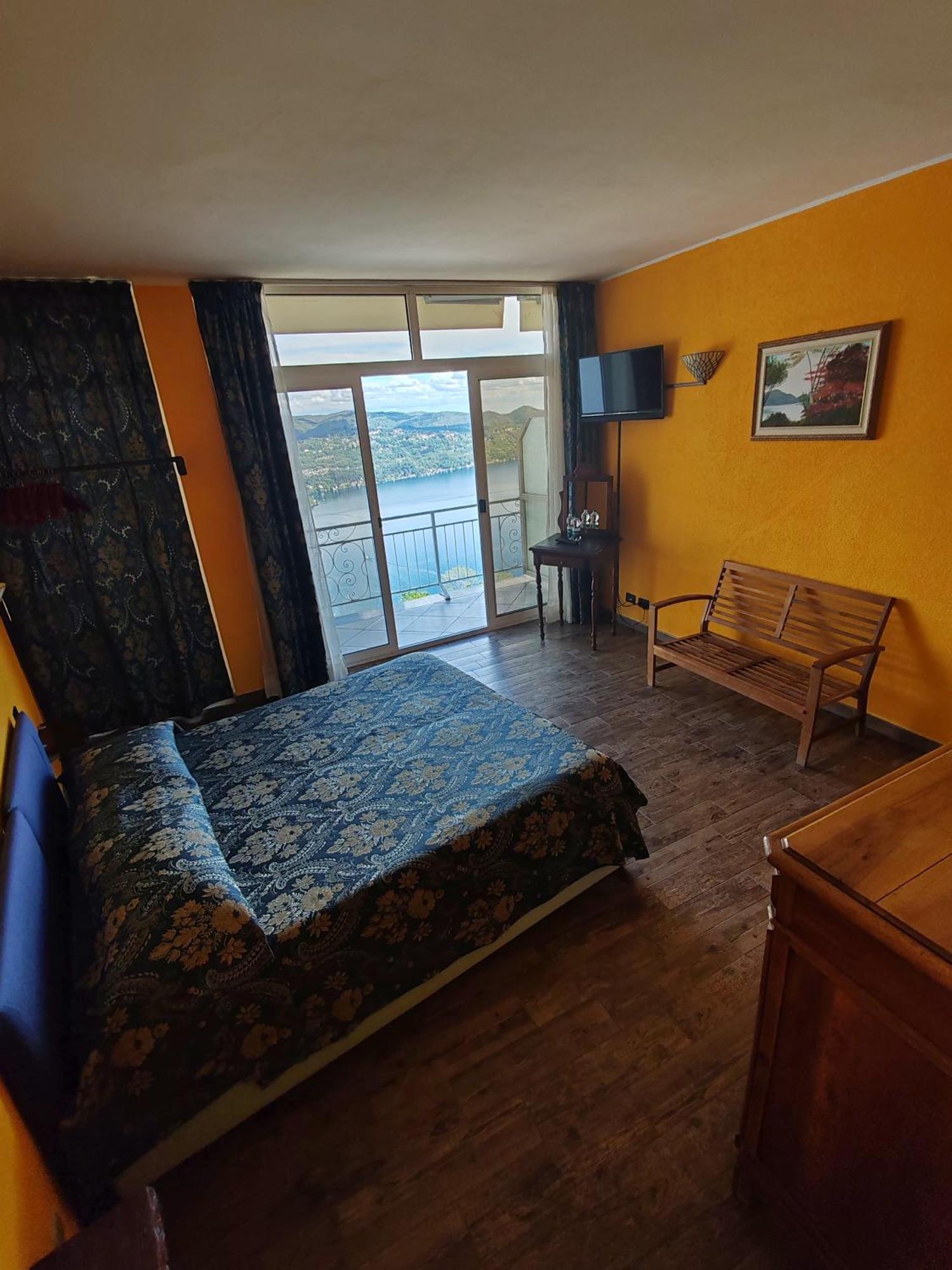 Hotel Panoramico Lago D'Orta (Adults Only) Madonna Del Sasso Extérieur photo