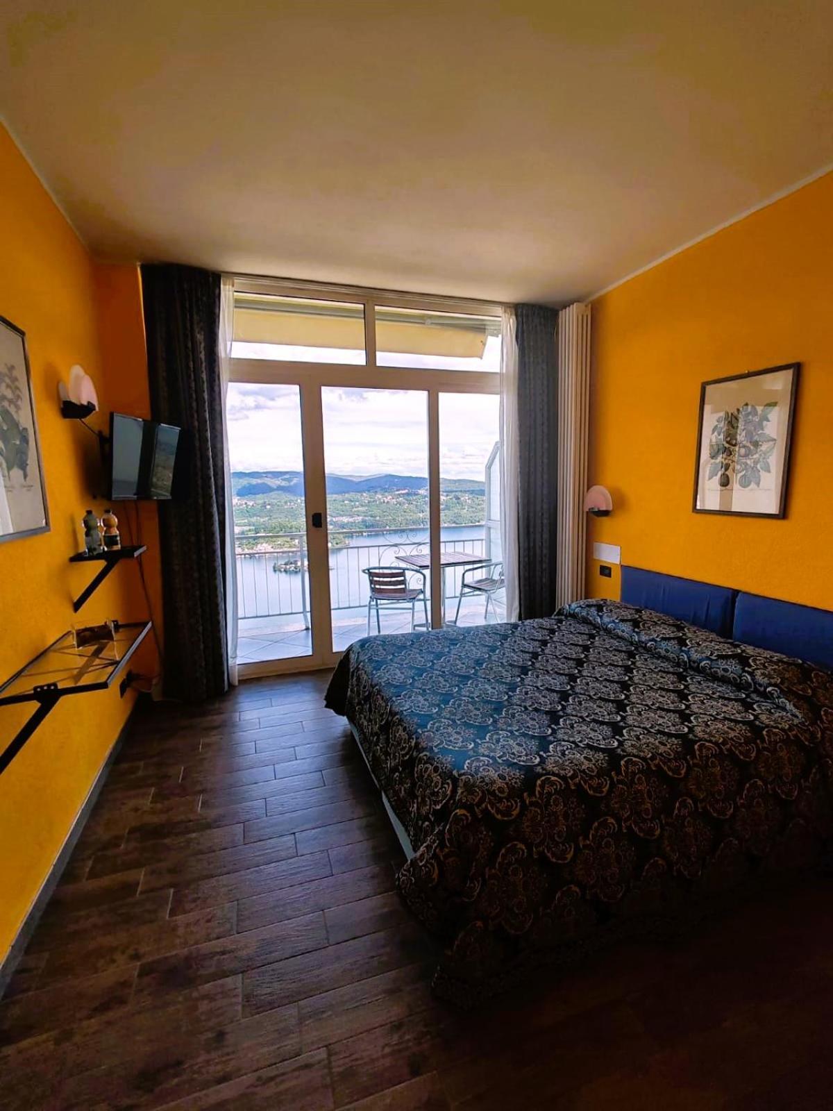 Hotel Panoramico Lago D'Orta (Adults Only) Madonna Del Sasso Extérieur photo