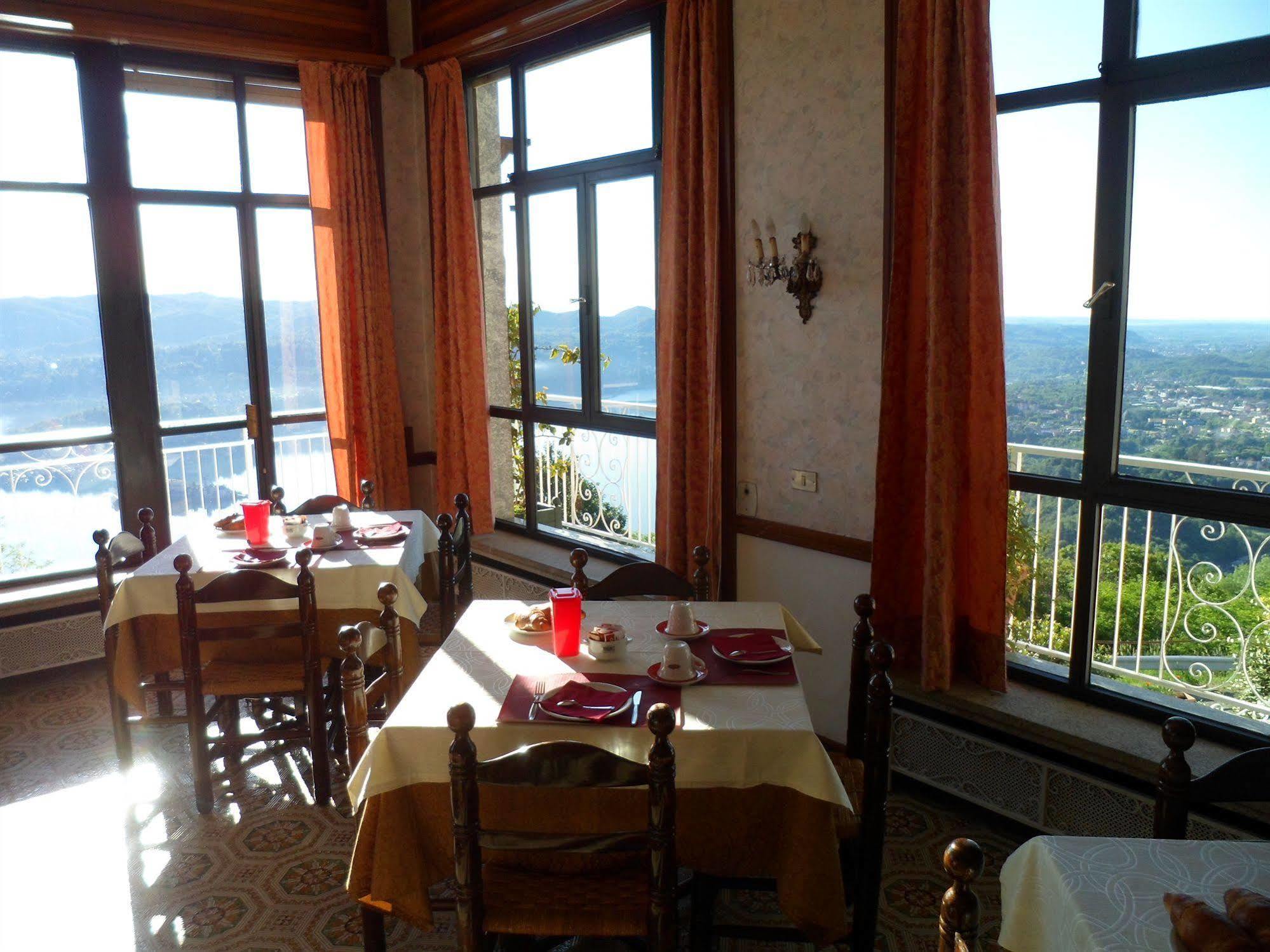 Hotel Panoramico Lago D'Orta (Adults Only) Madonna Del Sasso Extérieur photo