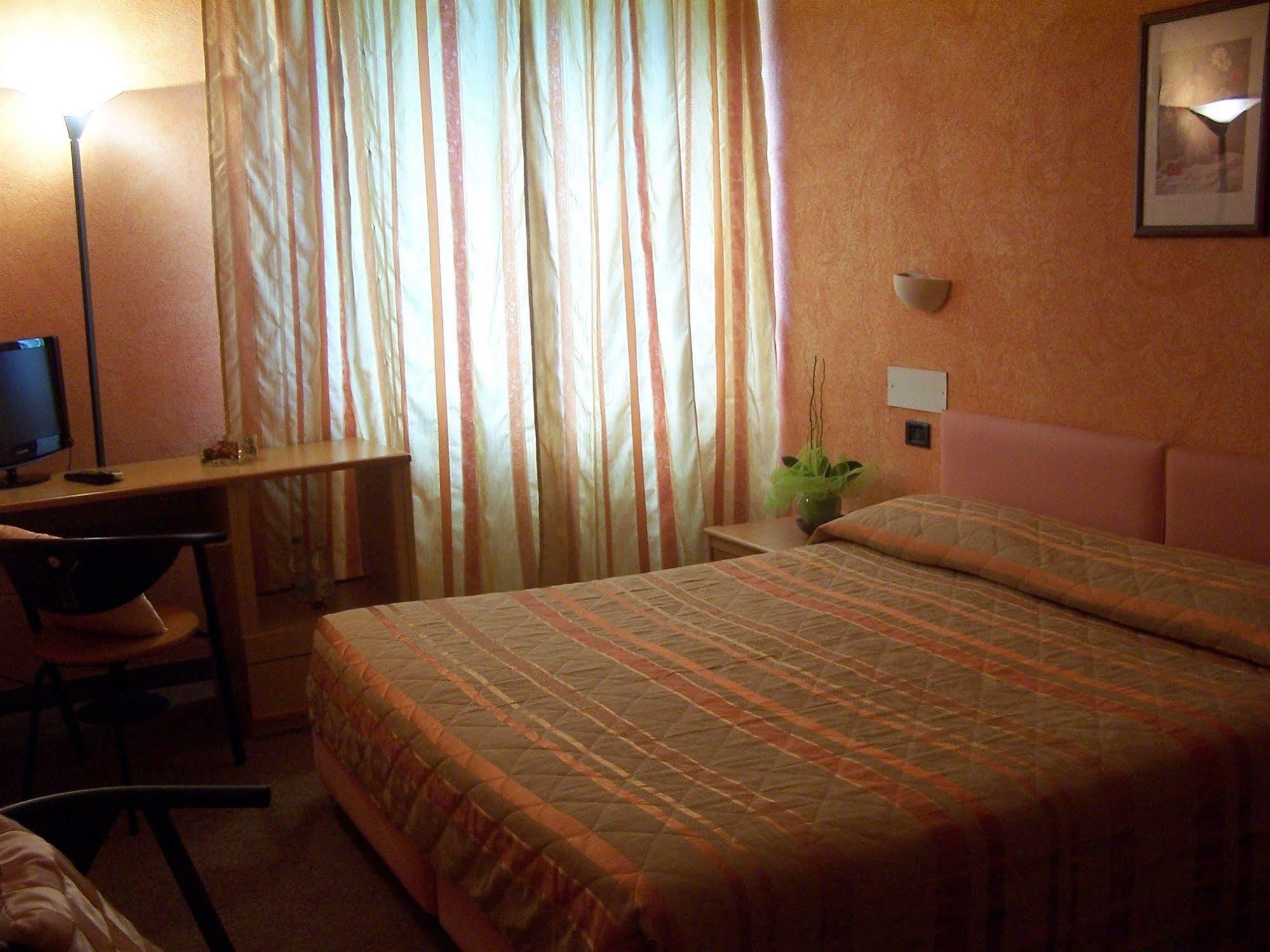 Hotel Panoramico Lago D'Orta (Adults Only) Madonna Del Sasso Extérieur photo
