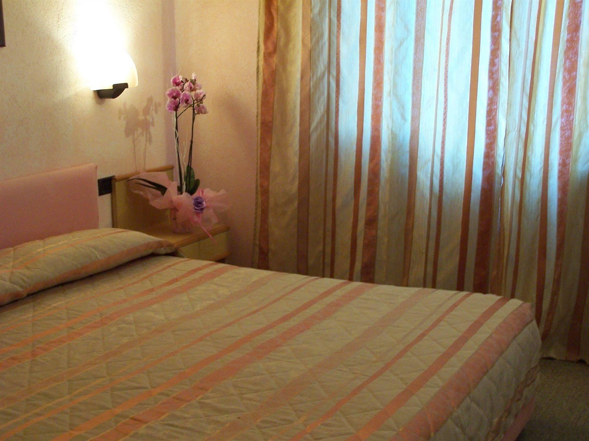 Hotel Panoramico Lago D'Orta (Adults Only) Madonna Del Sasso Extérieur photo